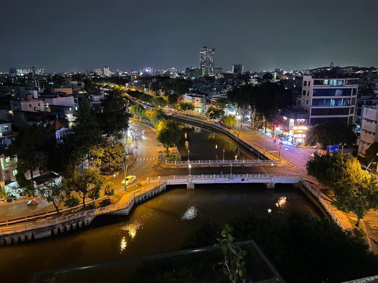 Riverside House Near Airport. Co Phong Khach Rieng Hô Chi Minh-Ville