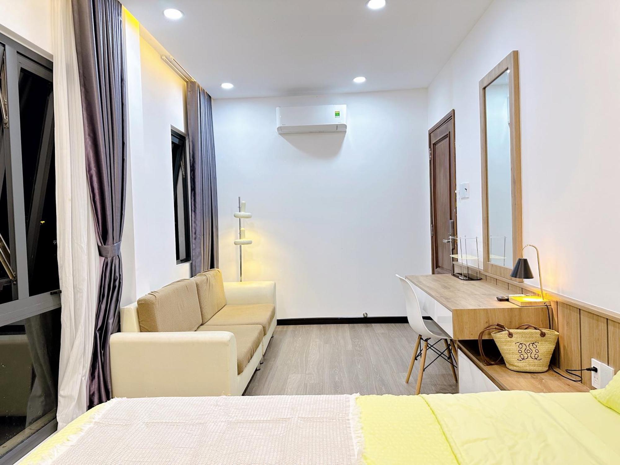 Appartement Riverside House Near Airport. Co Phong Khach Rieng *